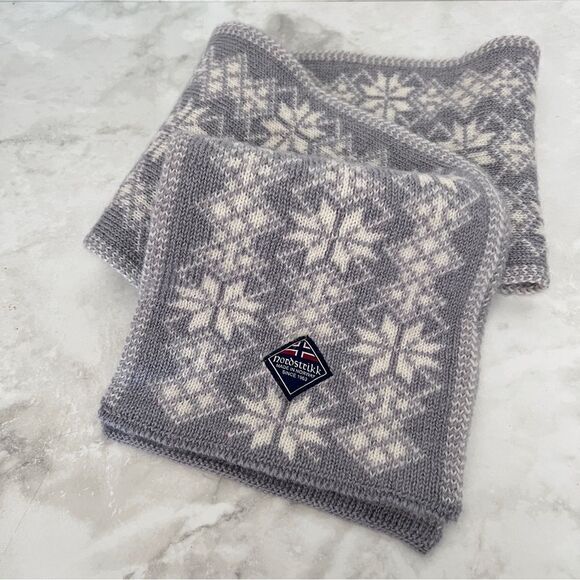 Nordstrikk Norwegian Knitted Scarf - Picture 3 of 4